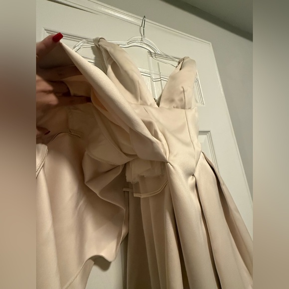 HOUSE OF CB "Paloma" Vintage Cream Satin Pleated Midi Dress NWOT - Picture 6 of 10